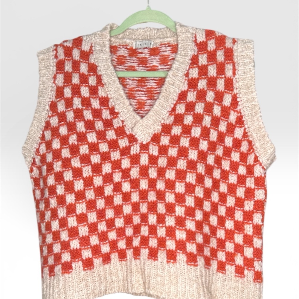 Stylish V-Neck Sweater in Red and Cream